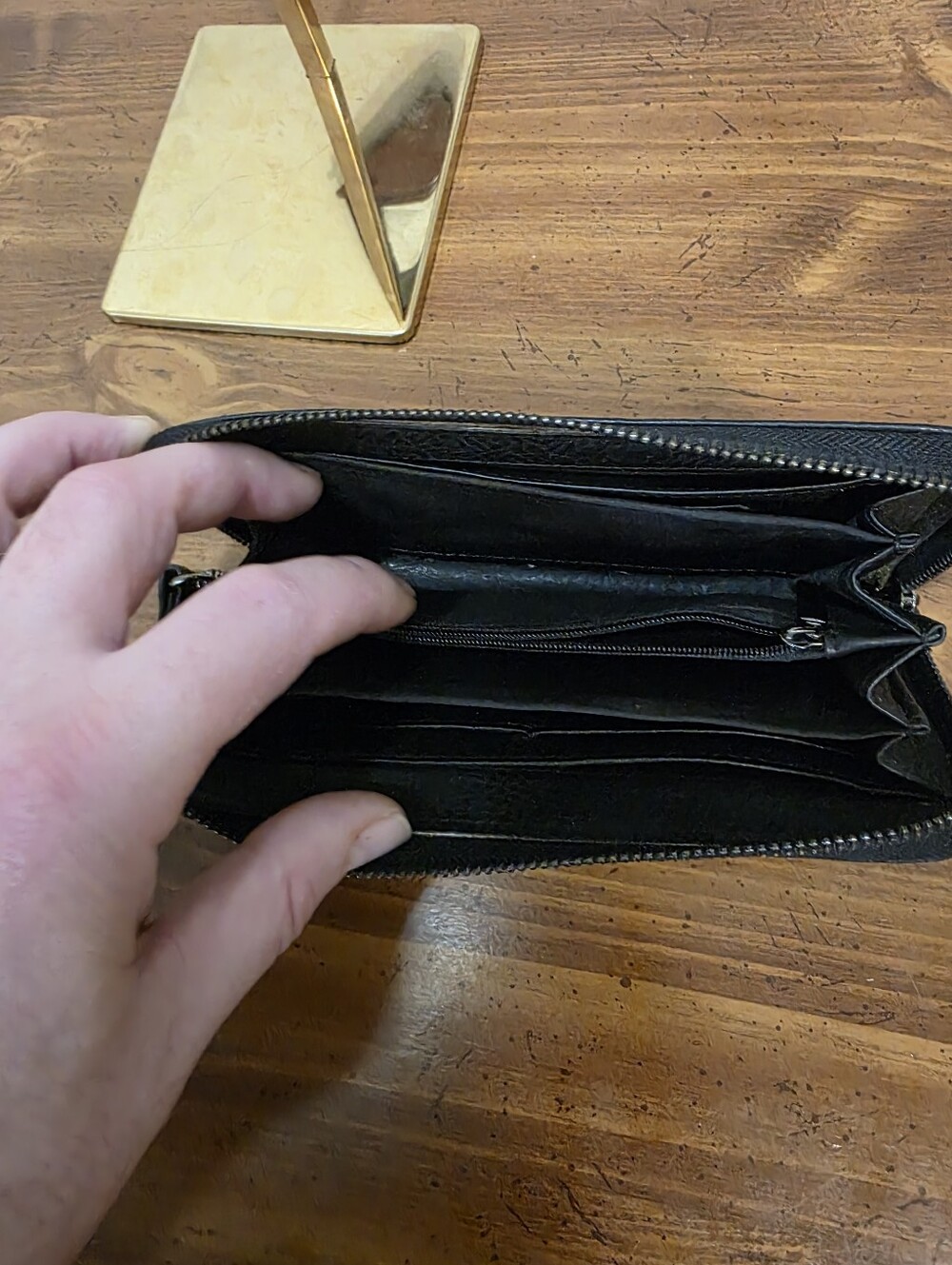 Tory Burch Continental Black Leather Zip Wristlet with Logo - Picture 10 of 12